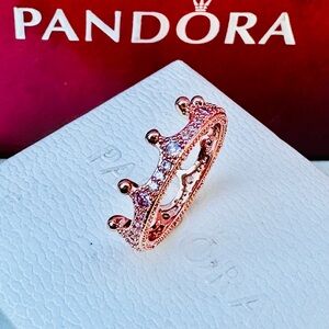 Authentic pandora crown ring size 8 🌸🍄🌺🪷💐🌷🍄🪸❤️💘
